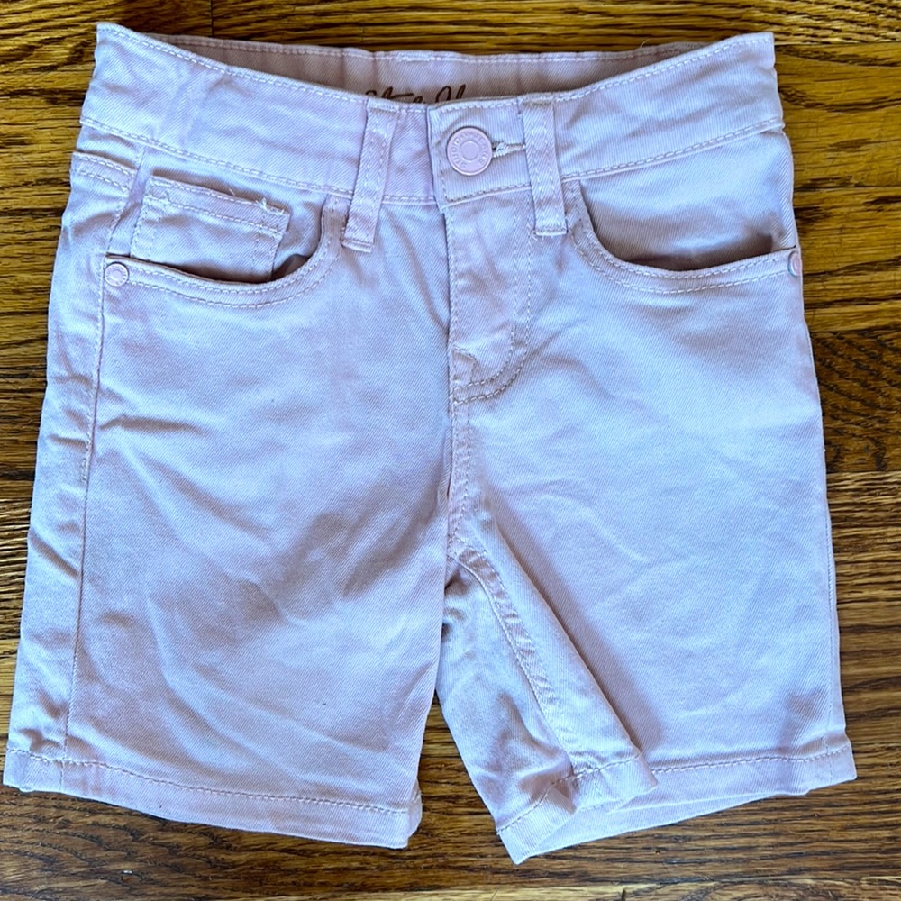Studio V pastel pink Bermuda Shorts Size 7
